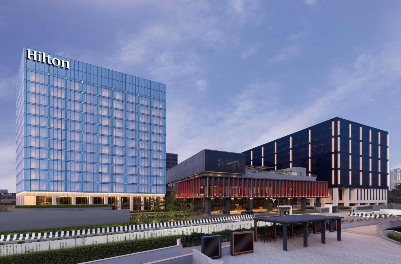 Hilton Bengaluru Embassy Manyata Business Park Bangalore Exterior foto